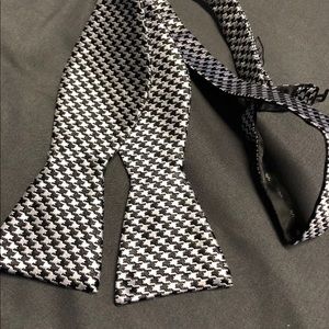 Bow Tie Silk Black White Check